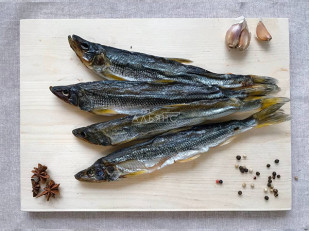 Арахис со вкусом барбекю: Корюшка вяленая без икры