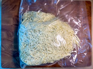 Деревенские гренки с вкусом тайский перчик: Сырный продукт ФЕРМЕРСКИЙ паутинка  укроп/чеснок