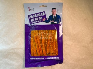 Гренки: Мучные полоски ФИОЛЕТОВЫЕ со вкусом острых куриных крылышек 76 гр