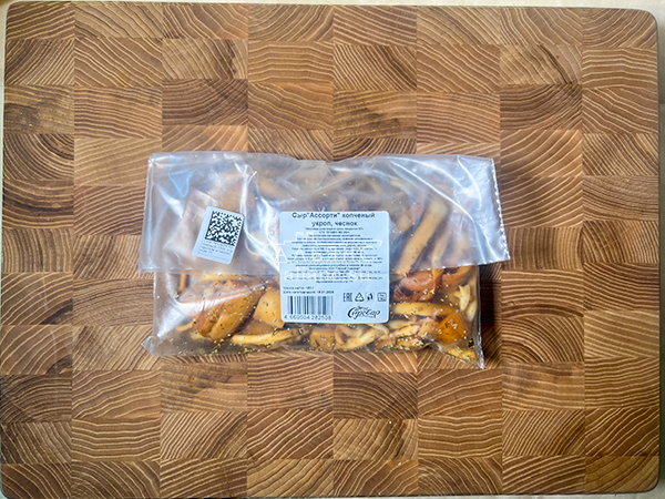 Сыр 150 гр ГОРНЫЙ СЫРОВАР (Ассорти копчёный с укропом и чесноком) в Каменск-Уральском